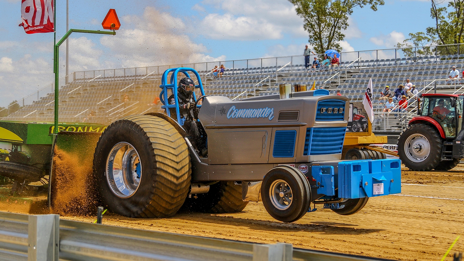 Ford Racing Tractor Ford Tractors - The Mark of Precision - News - willwhitt.com